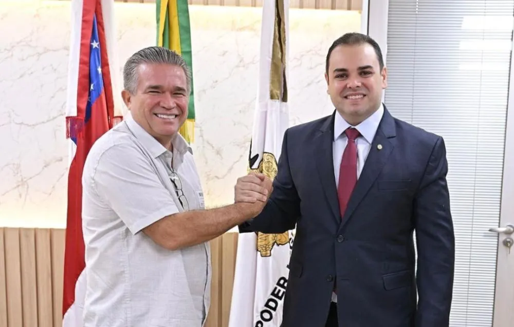 Vice-prefeito de Maués, Paulo PP, tem uma reunião produtiva com o deputado estadual e presidente da ALEAM, Roberto Cidade.