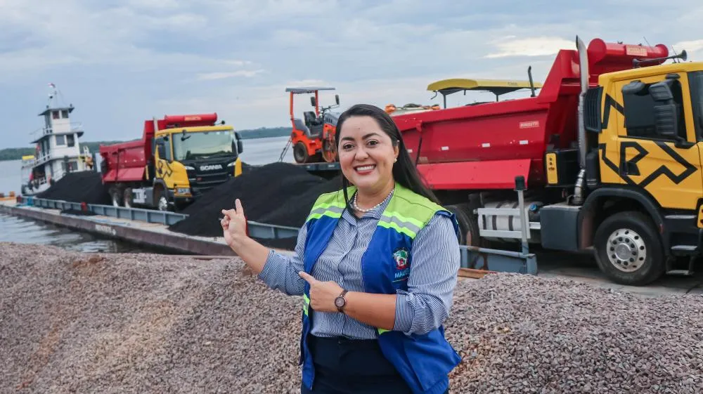 Asfalto chega em Maués após anúncio de Macelly Veras e Wilson Lima