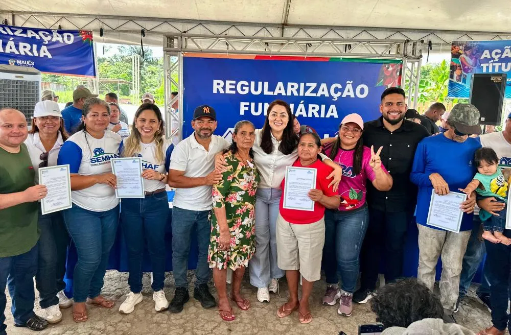 Prefeita Macelly Veras entrega 200 títulos definitivos e garante dignidade a famílias do Nova Esperança