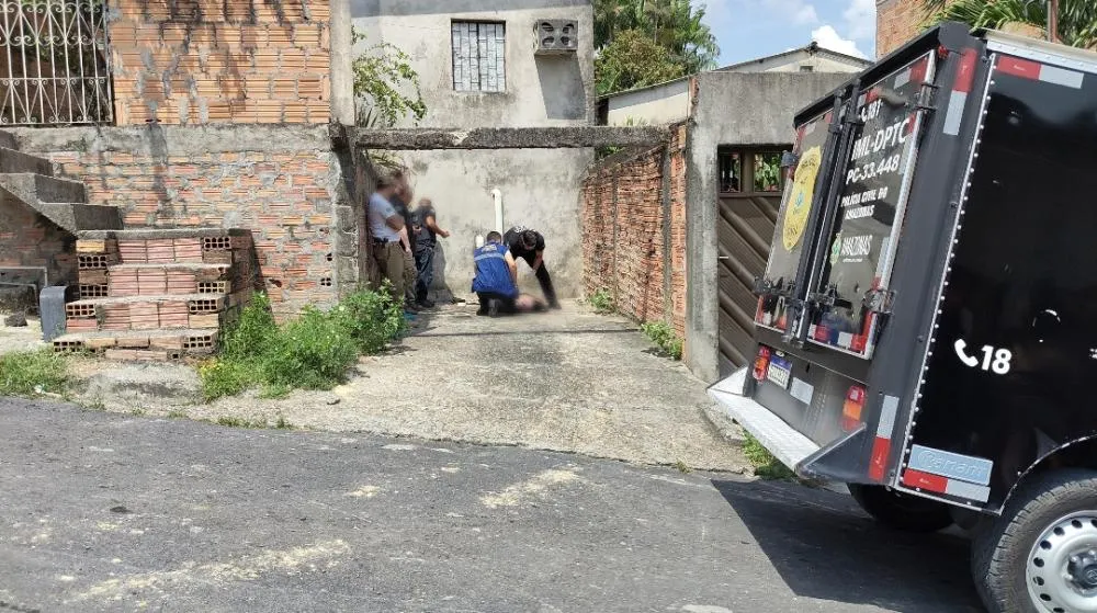 Com sinais de tortura, corpo de uma mulher é encontrado no Fazendinha, na zona Norte de Manaus.